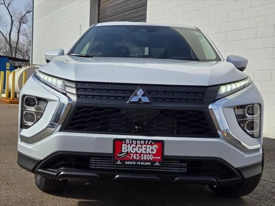 2025 Mitsubishi Eclipse Cross ES photo 1