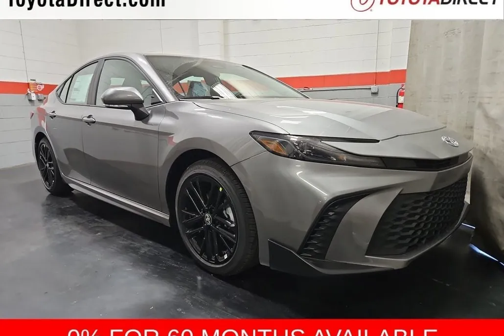 2026 Toyota Camry SE photo 1