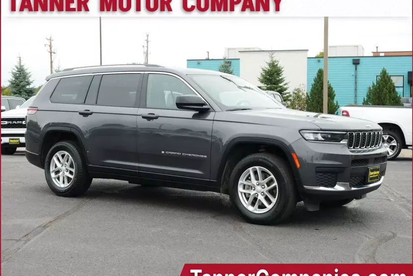 2023 Jeep Grand Cherokee Laredo photo 1