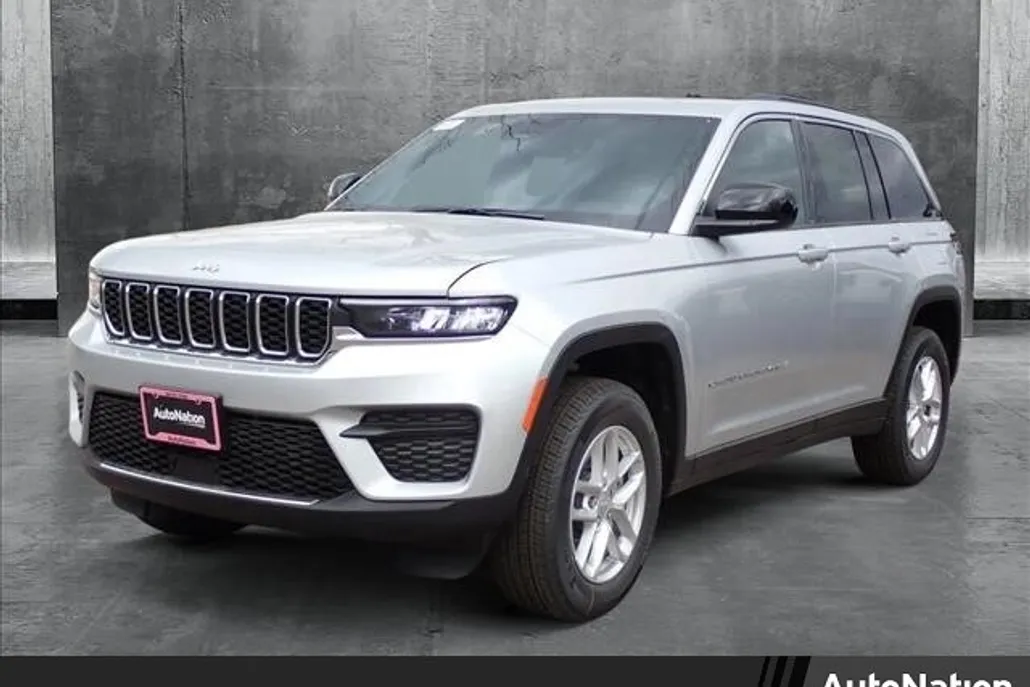 2025 Jeep Grand Cherokee Laredo X photo 1