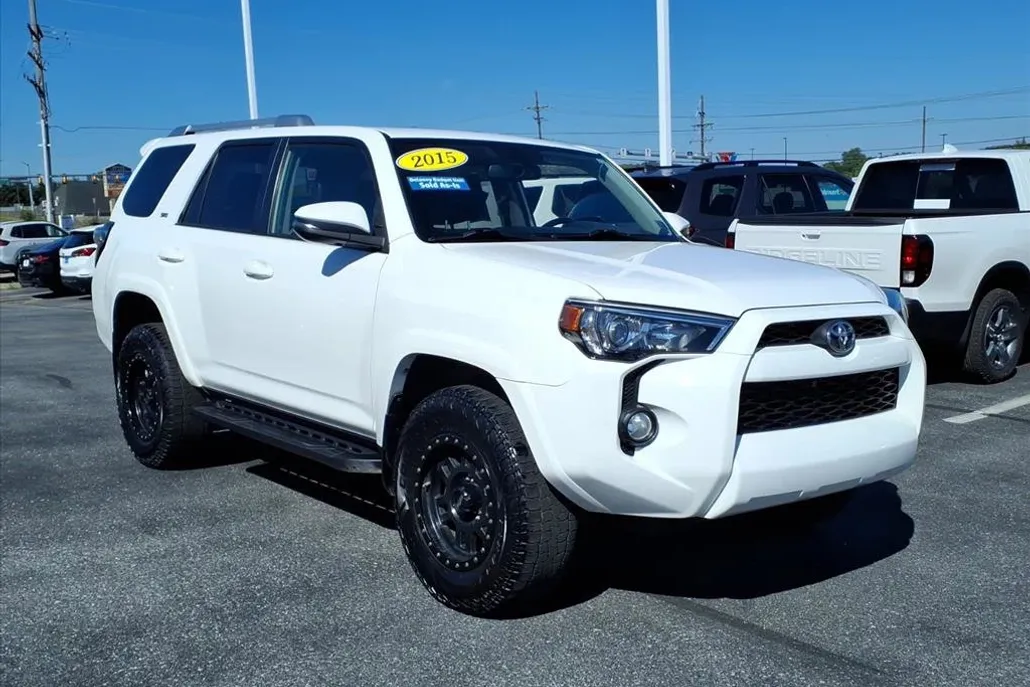 2015 Toyota 4Runner SR5 Premium photo 1
