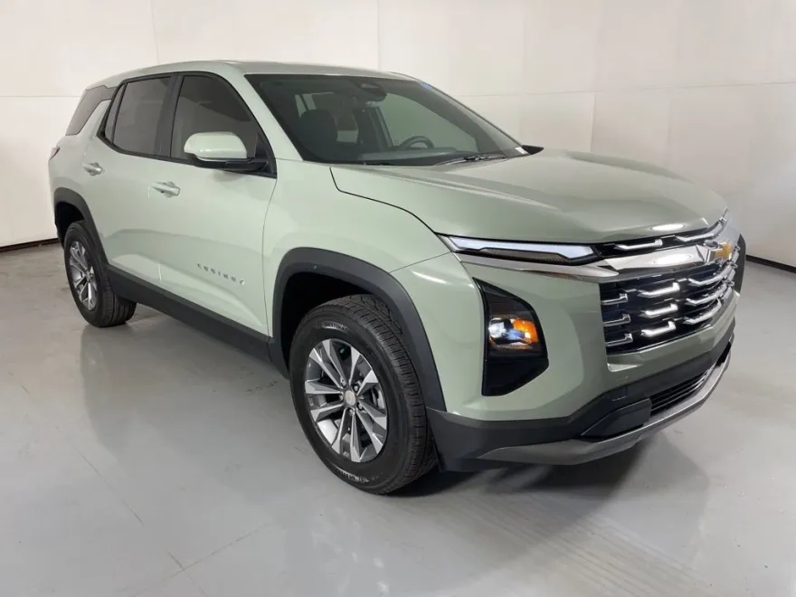 2026 Chevrolet Equinox LT photo 1