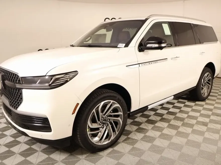 2025 Lincoln Navigator Reserve photo 1