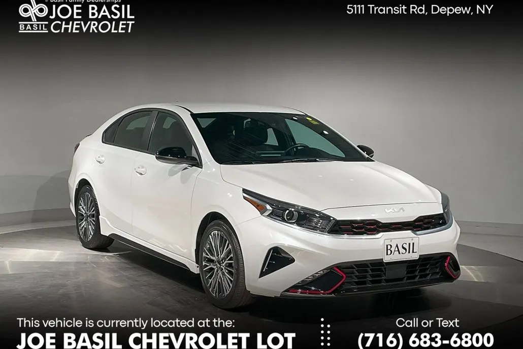 2023 Kia Forte GT-Line photo 1