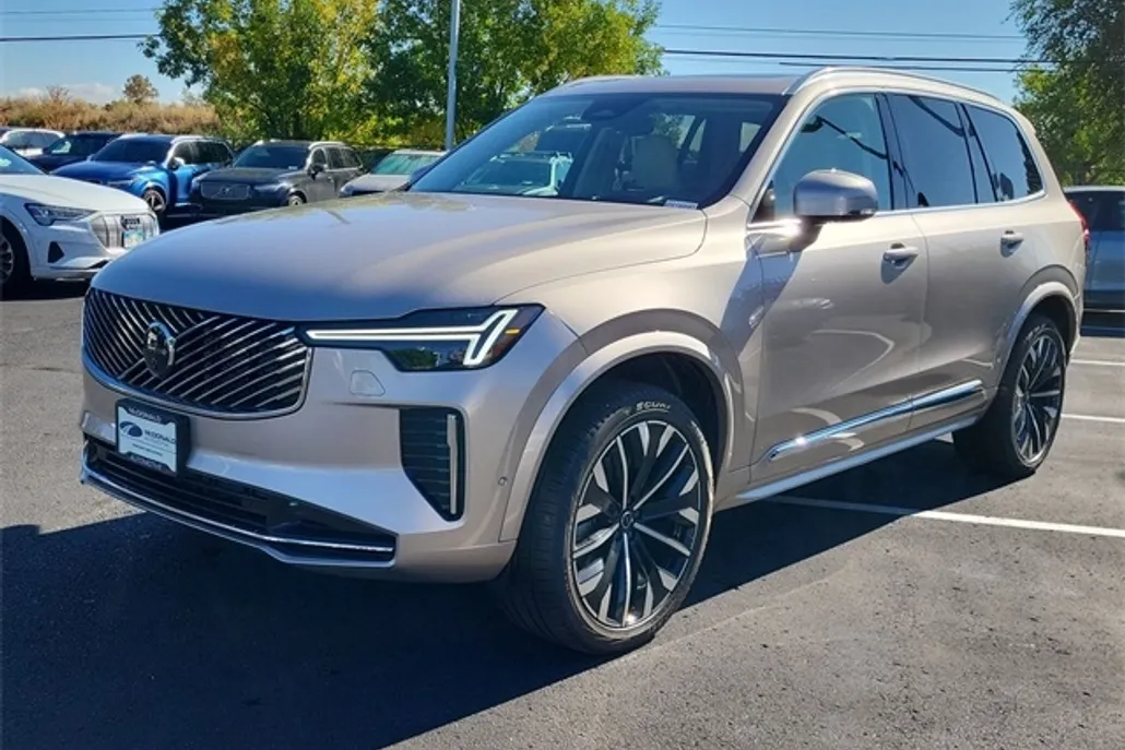 2025 Volvo XC90 photo 1