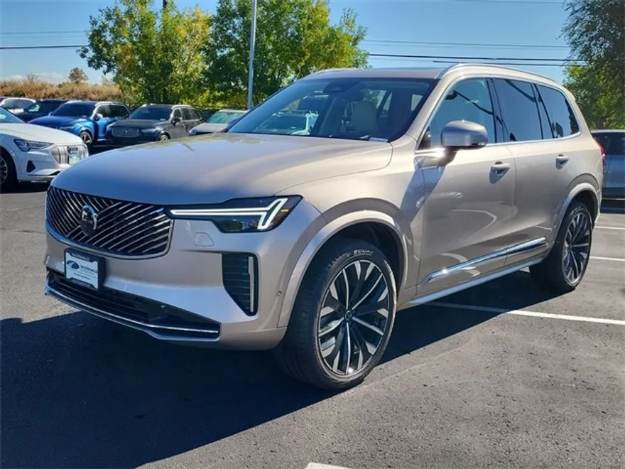 2025 Volvo XC90 photo 1