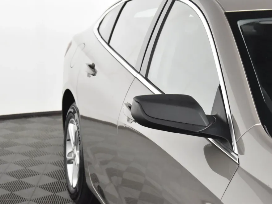 2024 Chevrolet Malibu LS photo 1