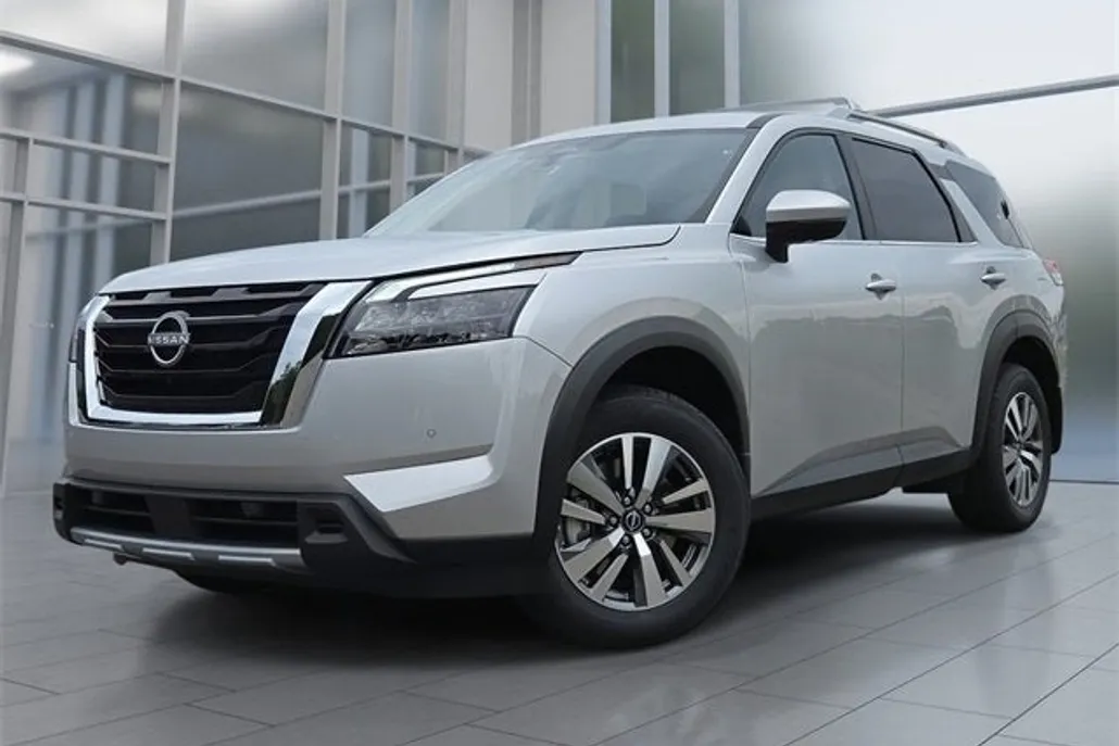 2025 Nissan Pathfinder SL photo 1