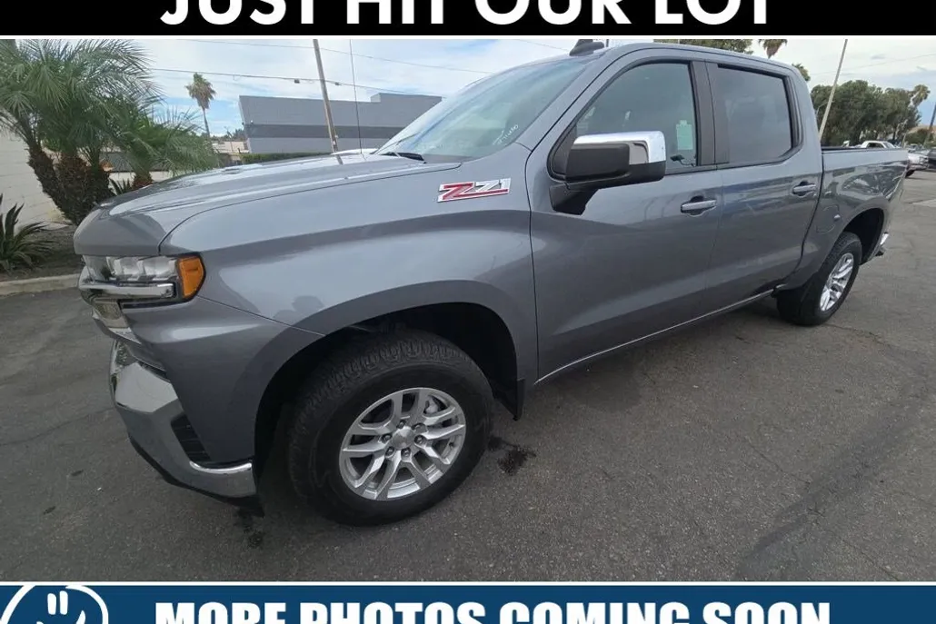 2022 Chevrolet Silverado 1500 LT photo 1