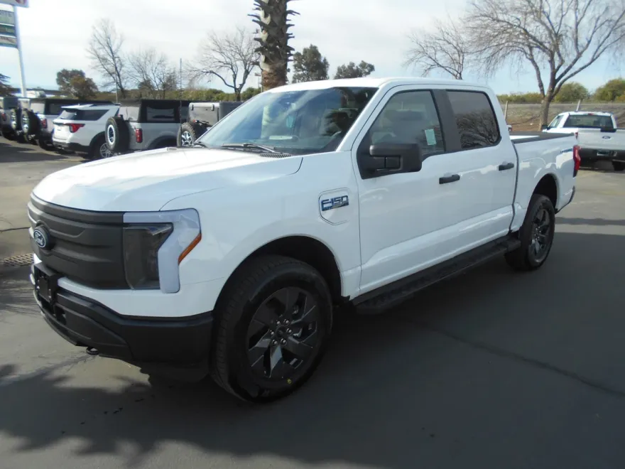 2024 Ford F-150 Lightning photo 1