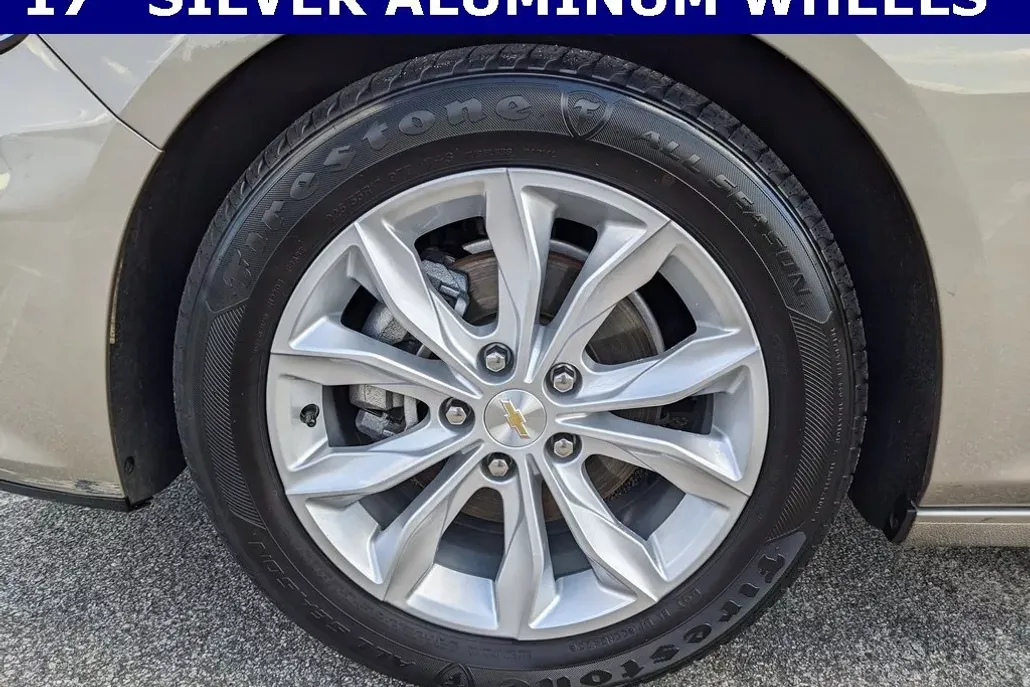 2024 Chevrolet Malibu 1LT photo 1