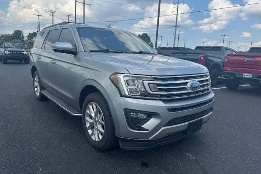 2021 Ford Expedition XLT photo 1