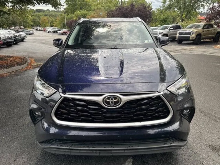 2020 Toyota Highlander XLE photo 1