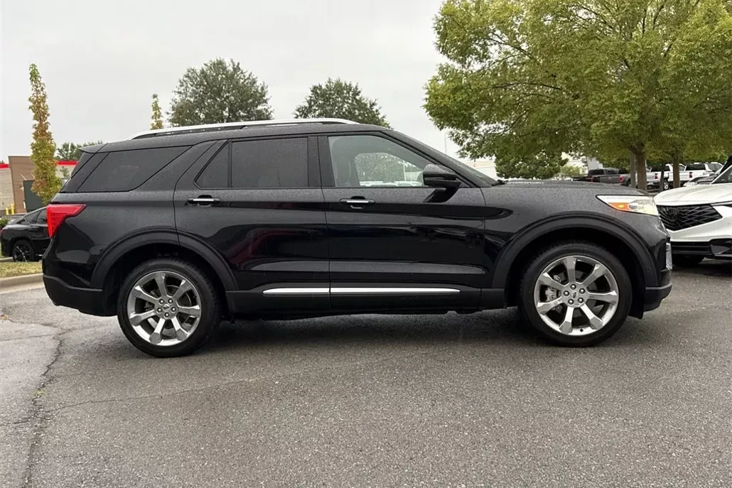 2020 Ford Explorer Platinum photo 1