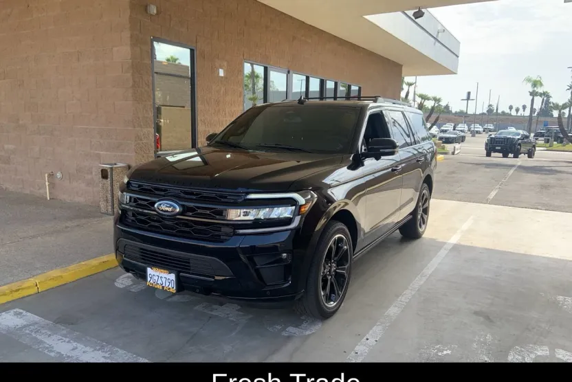 2023 Ford Expedition Limited photo 1
