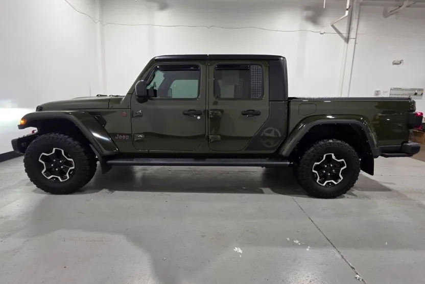 2021 Jeep Gladiator Rubicon photo 1