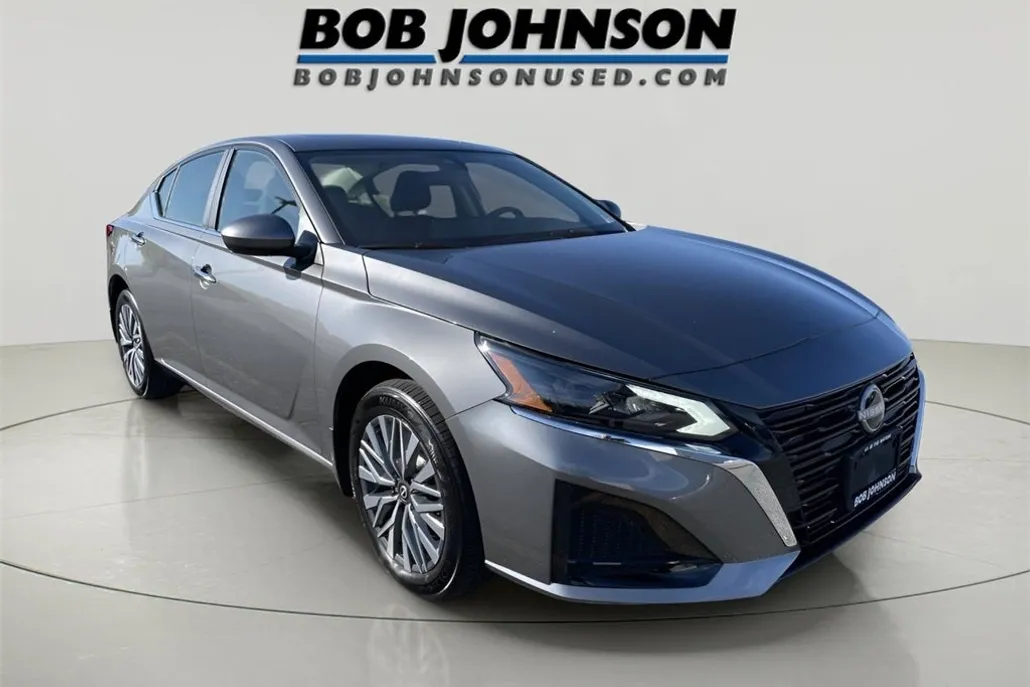 2024 Nissan Altima 2.5 SV photo 1