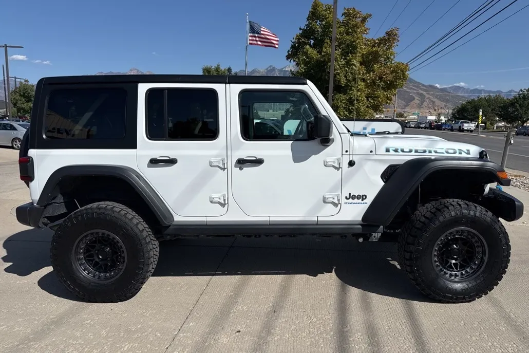 2023 Jeep Wrangler Rubicon 4xe photo 1