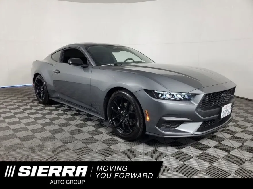 2025 Ford Mustang EcoBoost photo 1
