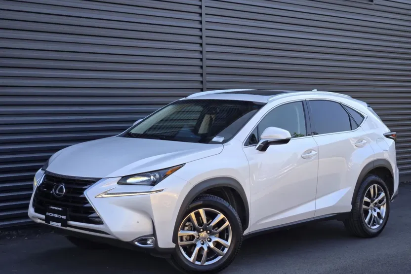 2016 Lexus NX 200t Luxury photo 1