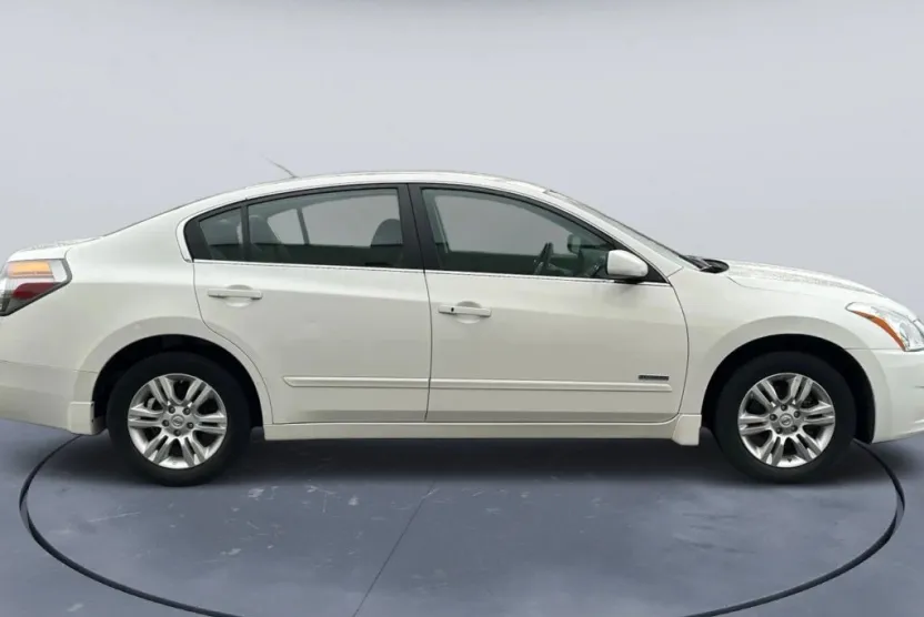 2011 Nissan Altima Hybrid photo 1
