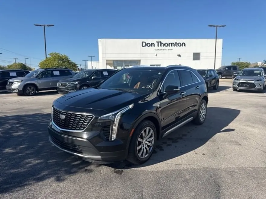 2022 Cadillac XT4 Premium Luxury photo 1
