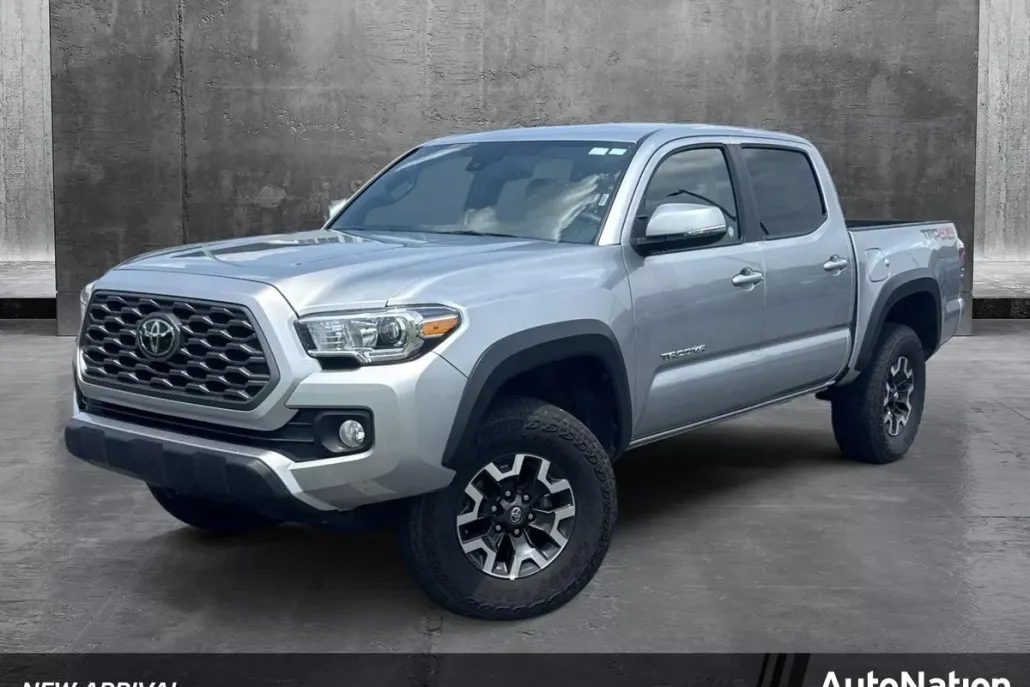 2023 Toyota Tacoma TRD V6 photo 1