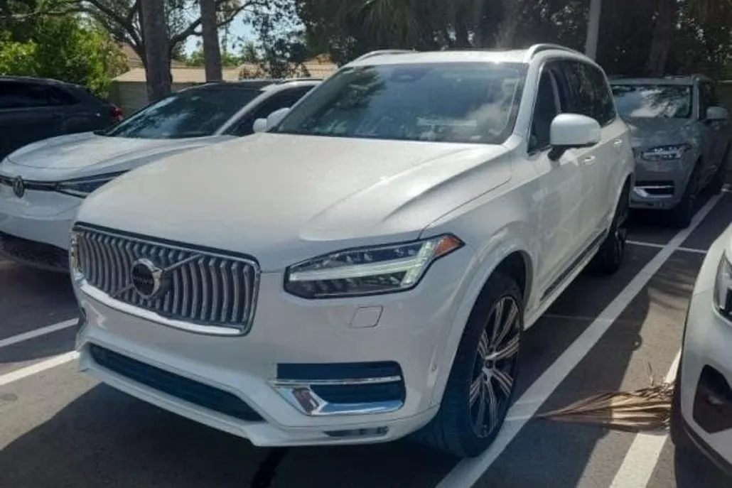 2024 Volvo XC90 Ultimate photo 1