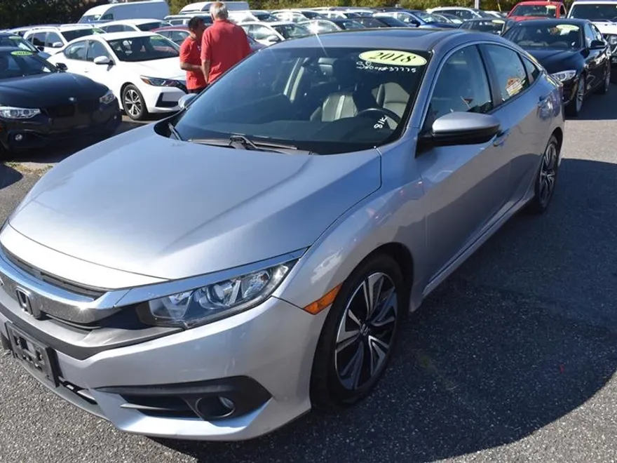 2018 Honda Civic photo 1