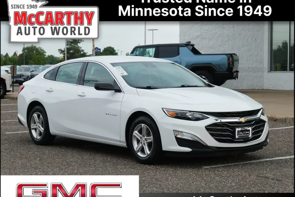 2023 Chevrolet Malibu LS photo 1