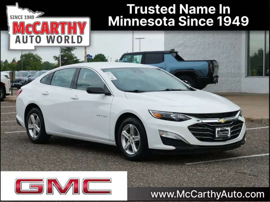 2023 Chevrolet Malibu LS photo 1