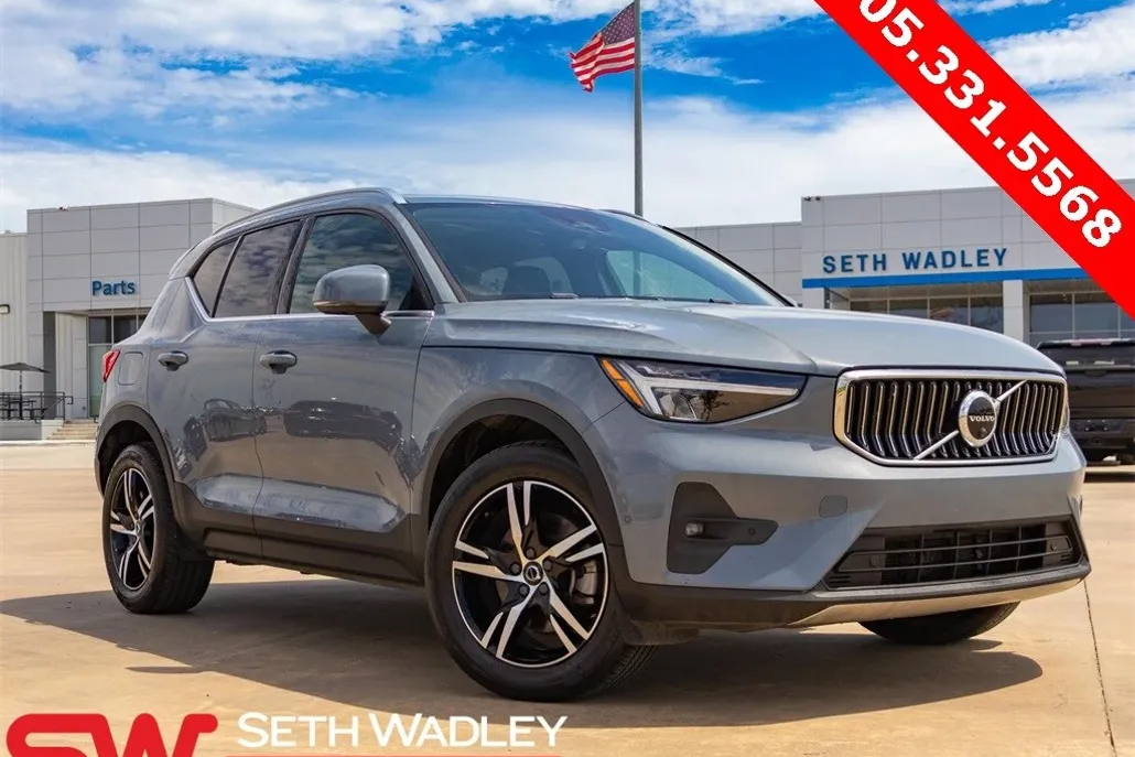 2023 Volvo XC40 AWD Plus photo 1