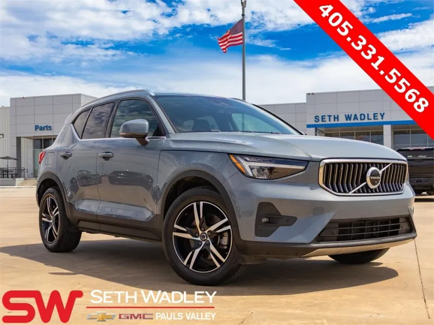 2023 Volvo XC40 AWD Plus photo 1