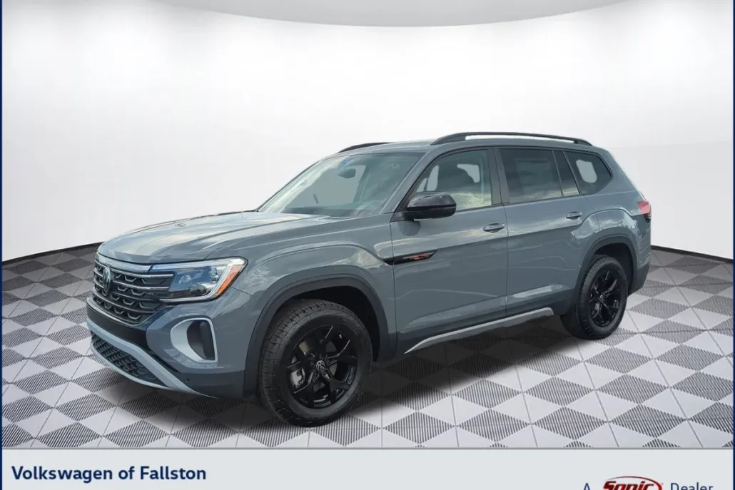2025 Volkswagen Atlas Peak Edition SE photo 1
