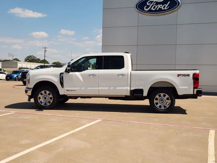 2026 Ford F-250 Lariat photo 1