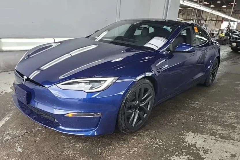 2024 Tesla Model S photo 1