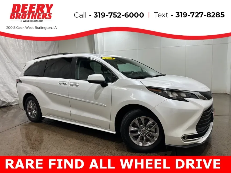 2024 Toyota Sienna XLE photo 1