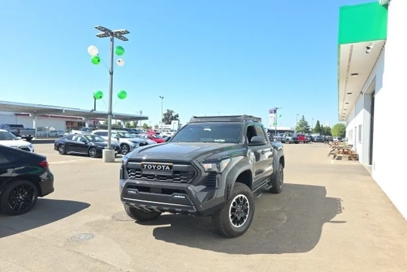2024 Toyota Tacoma TRD photo 1