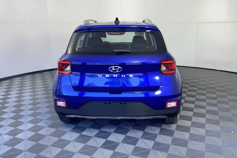 2020 Hyundai Venue SEL photo 1