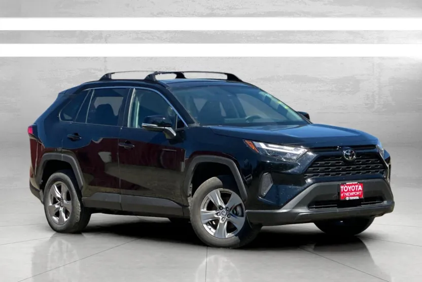 2024 Toyota RAV4 XLE photo 1