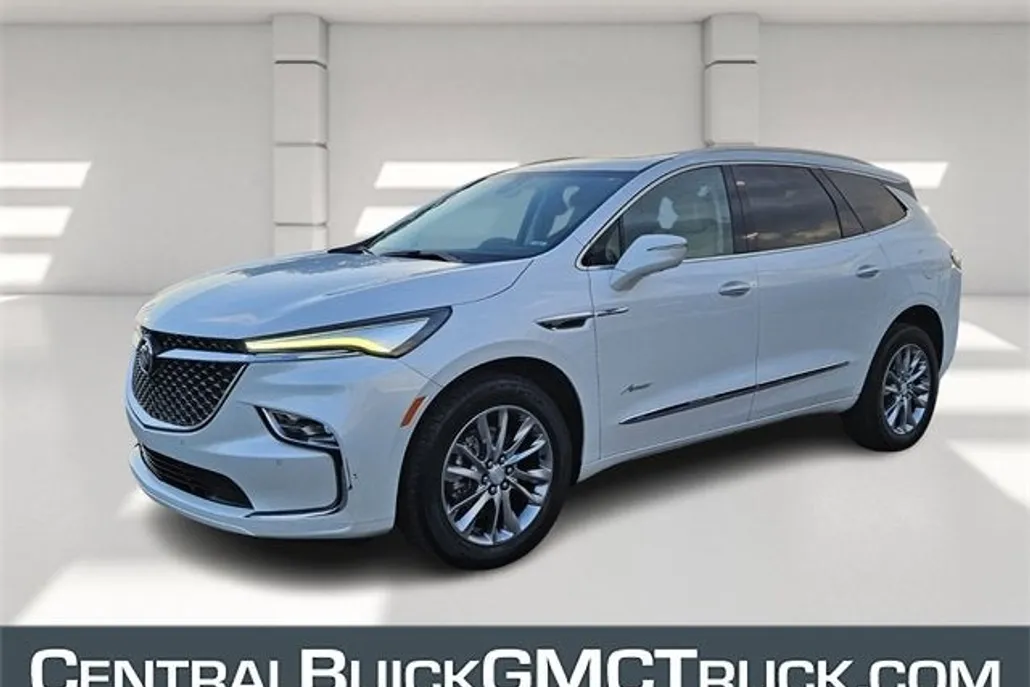 2022 Buick Enclave Avenir photo 1