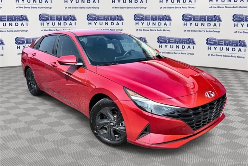 2023 Hyundai Elantra SEL photo 1