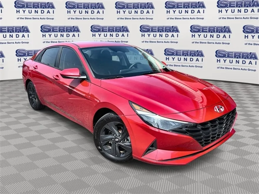 2023 Hyundai Elantra SEL photo 1