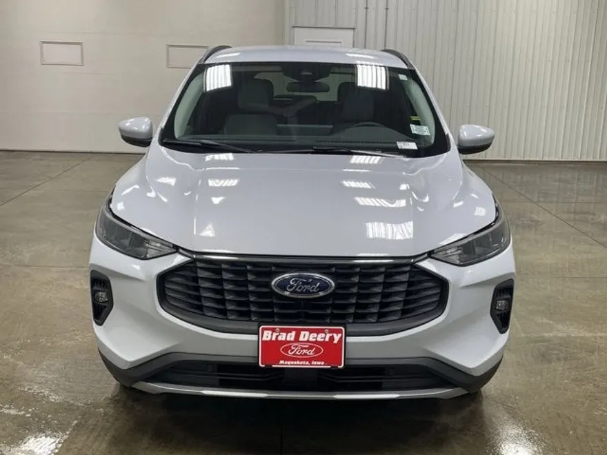 2025 Ford Escape photo 1