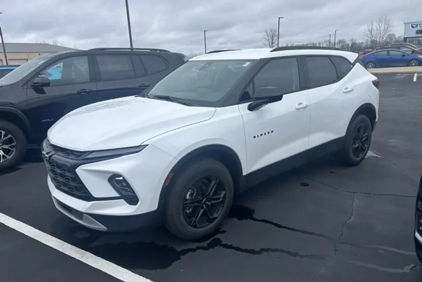2025 Chevrolet Blazer 2LT photo 1