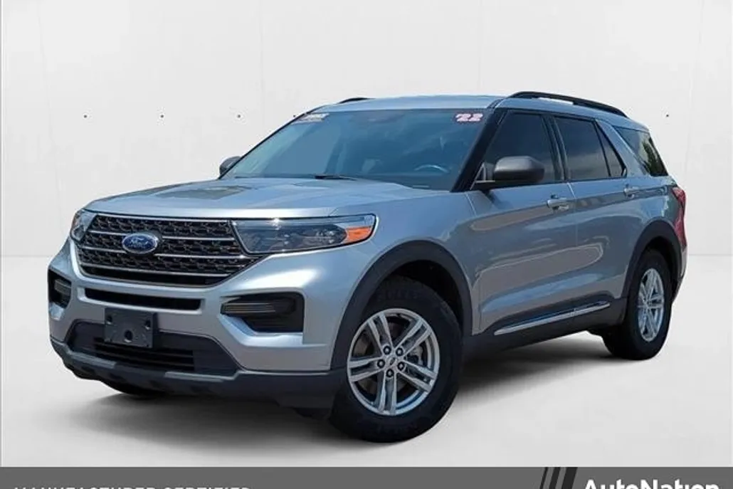 2022 Ford Explorer XLT photo 1
