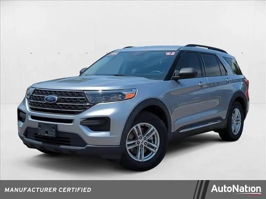 2022 Ford Explorer XLT photo 1