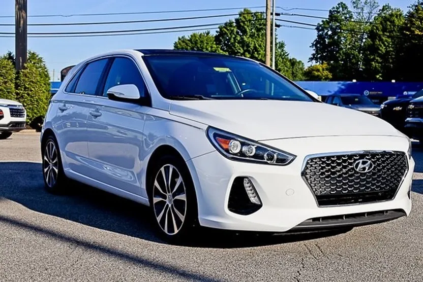 2018 Hyundai Elantra GT Base photo 1