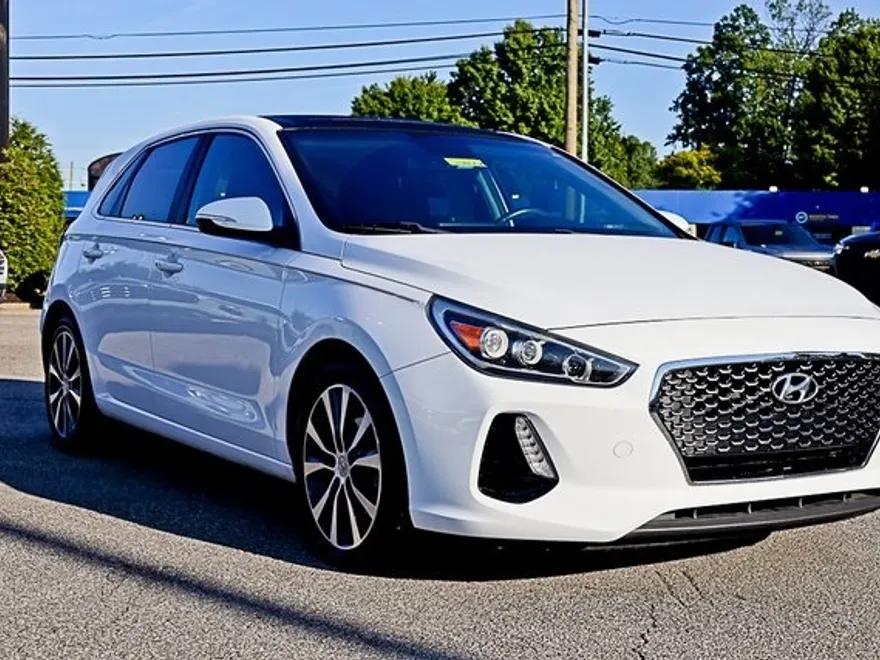 2018 Hyundai Elantra GT Base photo 1