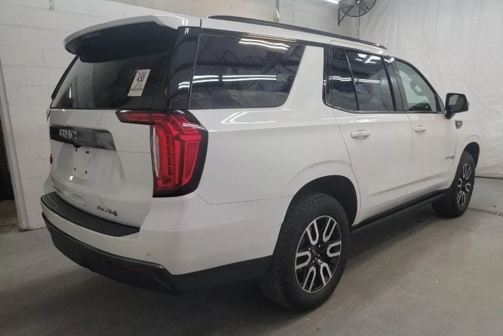 2021 Gmc Yukon AT4 photo 1